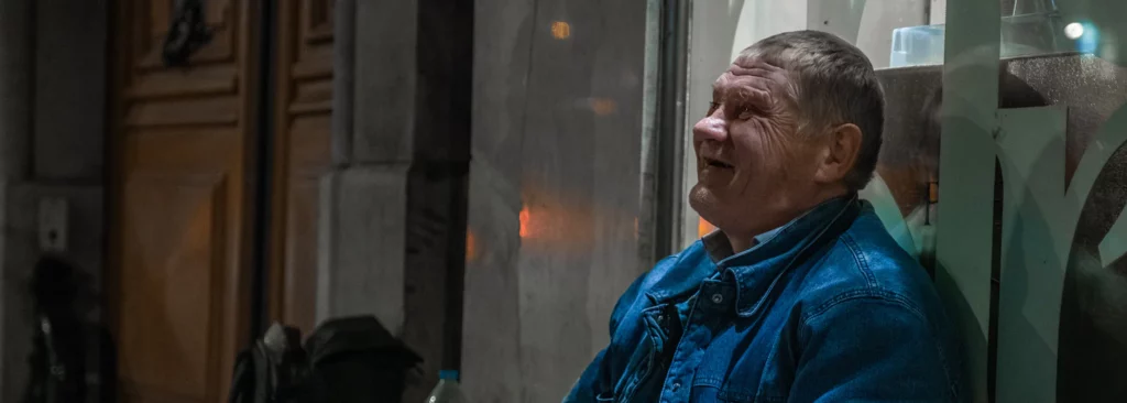 captifs landing hero